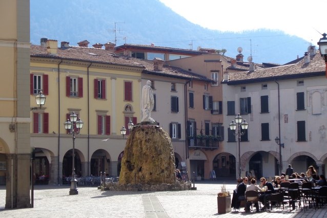 Iseo, prime polemiche per il neo sindaco Ghitti