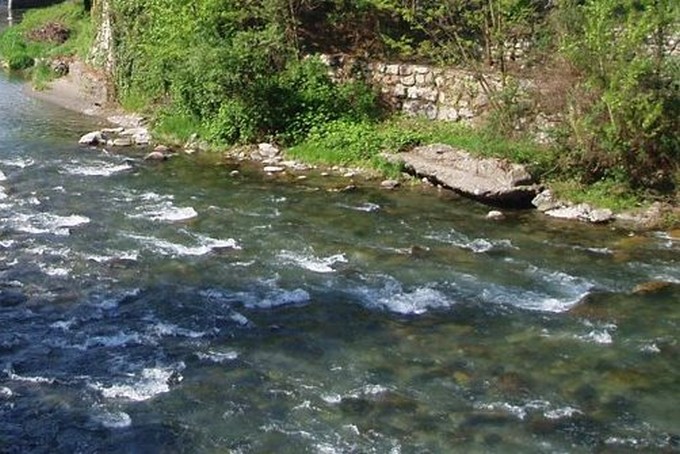 Piamborno, 76enne annega nel fiume