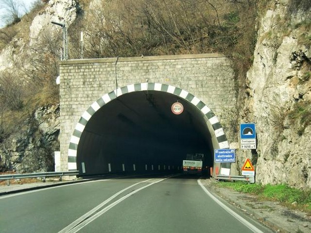 Sp 510, divieto di transito per i veicoli di massa superiore alle 30 tonnellate tra Iseo e Marone