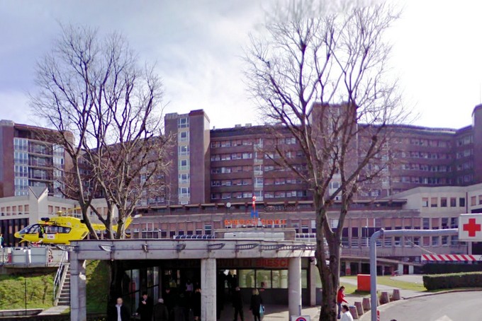 Berzo Demo, investito dal suo trattore: ricoverato a Brescia