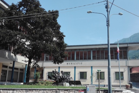 Abbandono di rifiuti. Il Comune di Pisogne noleggia quattro fototrappole per scovare gli incivili