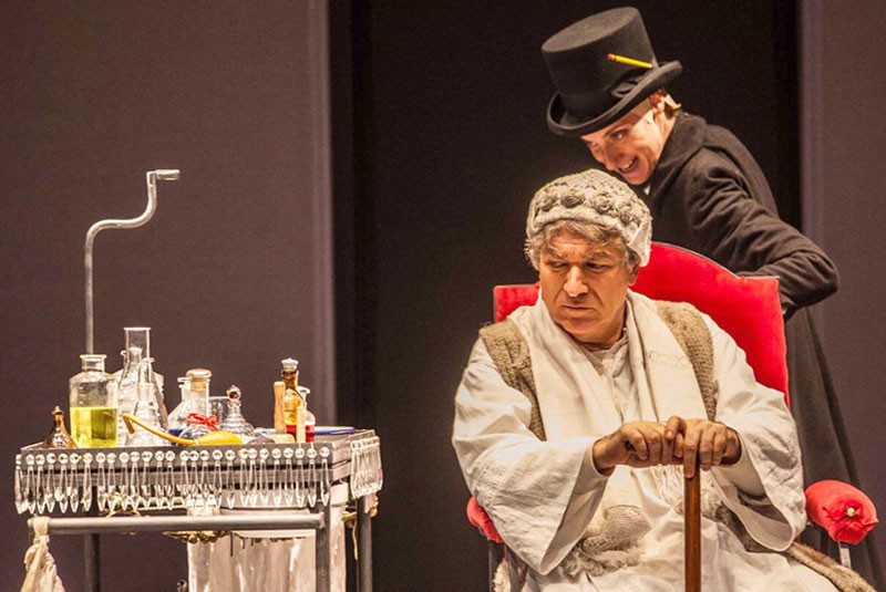 Lovere. Gioele Dix malato immaginario apre la nuova stagione teatrale del Crystal