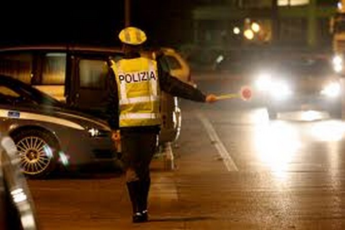 Controlli anti-strage del sabato sera: in Vallecamonica ritirate 5 patenti