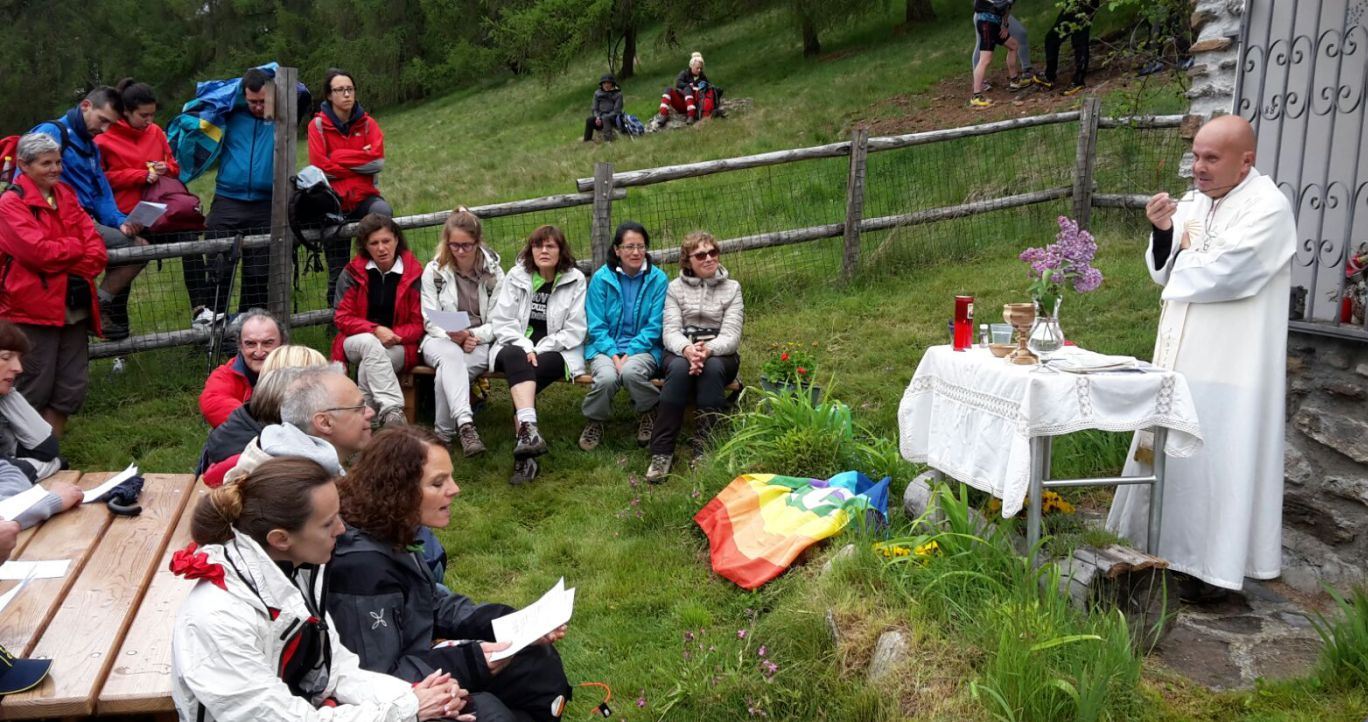 Camminare è un’arte, ma soprattutto generosità. Tanti i progetti sostenuti nel corso dei pellegrinaggi di “Domba”