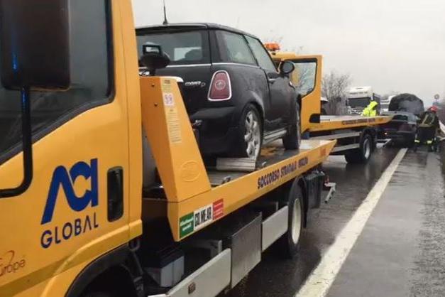 Ss42, tripletta di incidenti in poche ore e a pochi metri uno dall’altro mercoledì mattina. Traffico in tilt