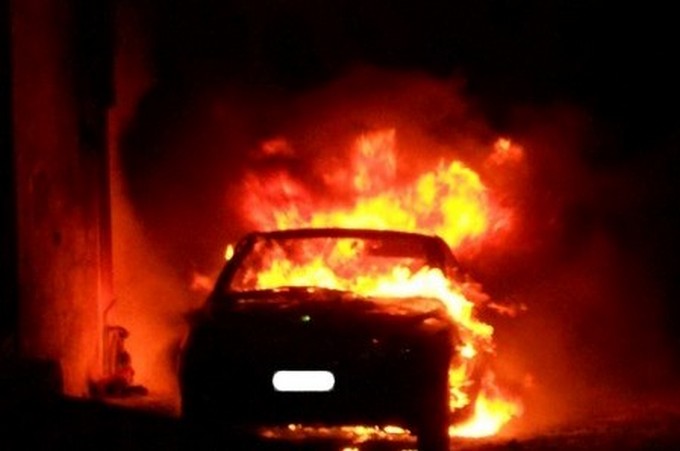 Ceto. Condanna ridotta in appello per l’esecutore degli incendi alle auto dell’ex sindaco Guaini