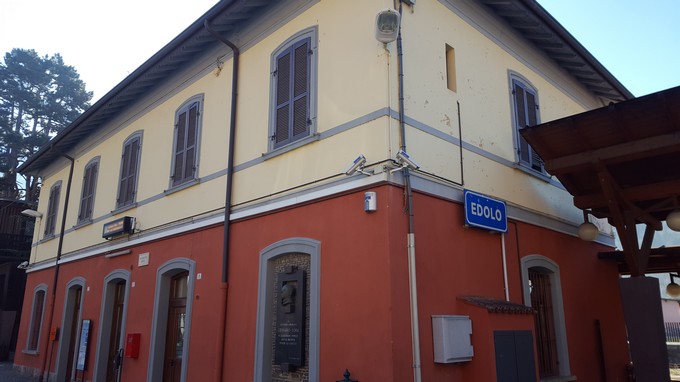Trenord dimezza le biglietterie. A rischio anche quelle delle stazioni di Iseo e di Edolo