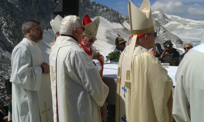 Pellegrinaggio in Adamello. Ieri la messa alla Lobbia Alta, oggi le celebrazioni al sacrario del Tonale