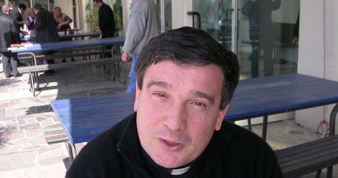 Don Angelo Corti lascia le parrocchie di Niardo e Braone: trasferito a Molinetto