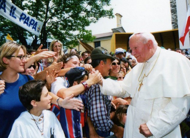Borno, donata alla parrocchia una reliquia di Papa Giovanni Paolo II