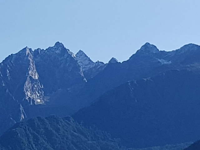 Ernesto fa scendere in picchiata le temperature e manda un po’ di neve a imbiancare le cime camune