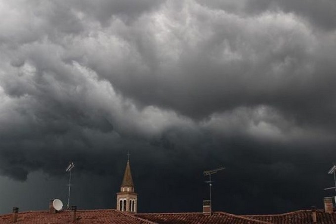 Clima, temperature in calo dopo il temporale (ma resta il caldo)