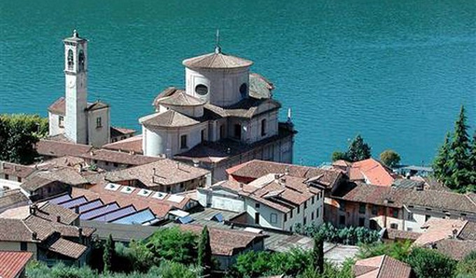 La sede della Comunità Montana del Sebino bresciano punta sul risparmio energetico