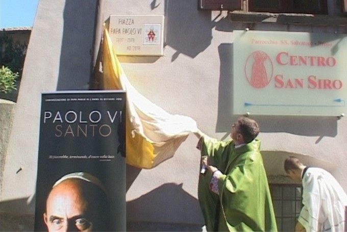 Breno, il sagrato del Duomo intitolato a papa Paolo VI alla presenza del Vescovo di Brescia