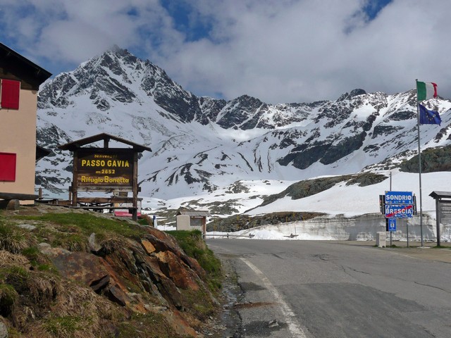 Chiusa la strada del Gavia, venerdì toccherà alla passo del Vivione