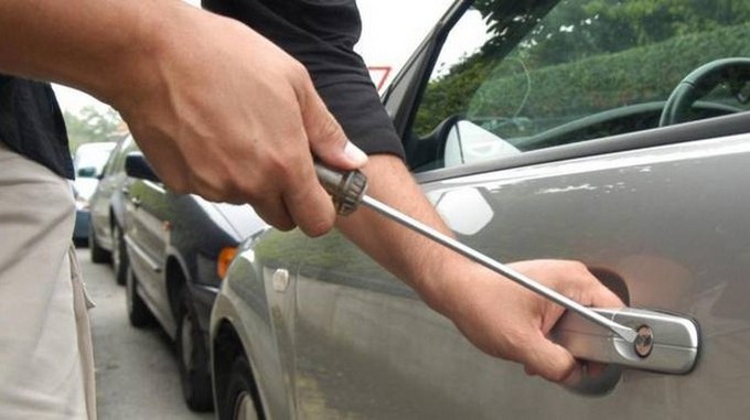 Pisogne. Raffica di furti sulle auto parcheggiate dei cercatori di funghi
