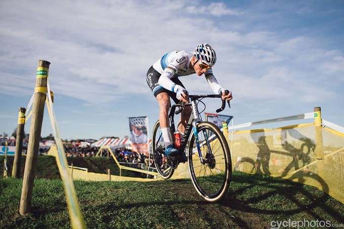 Cristian Cominelli sul podio di Lignano Sabbiadoro