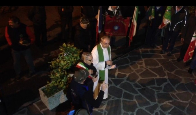 4 novembre, sabato sera una cerimonia in contemporanea per tutti i gruppi Ana, anche quelli della sezione camuna