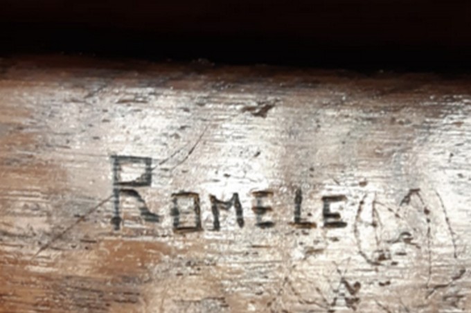 Romele inciso sul banco di Montecitorio. L’ex deputato pisognese: “Non sono stato io”