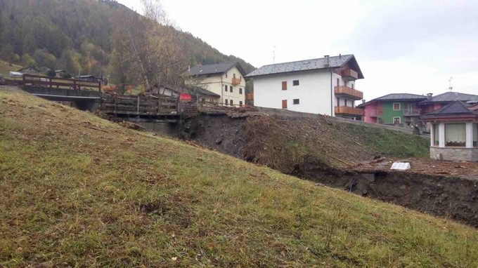 Tra Corteno e l’Aprica l’allarme smottamenti resta alto. Si attende il verdetto dei geologi