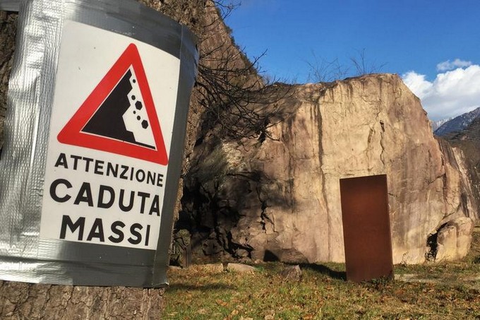 Monticolo, a due anni dalla frana la roccia delle alabarde ed il parco rupestre non sono ancora al sicuro