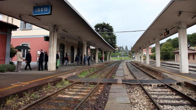 Ritardi record sulla Brescia-Iseo-Edolo, Trenord: ‘Problemi a Brescia e Cividate Camuno’
