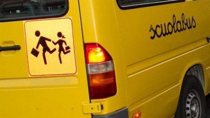 Esine. Allarme per l’assenza di un bambino da scuola. Si era adddormentato sul pulmino