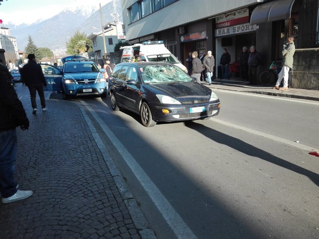 Breno, due anziani investiti in via Mazzini
