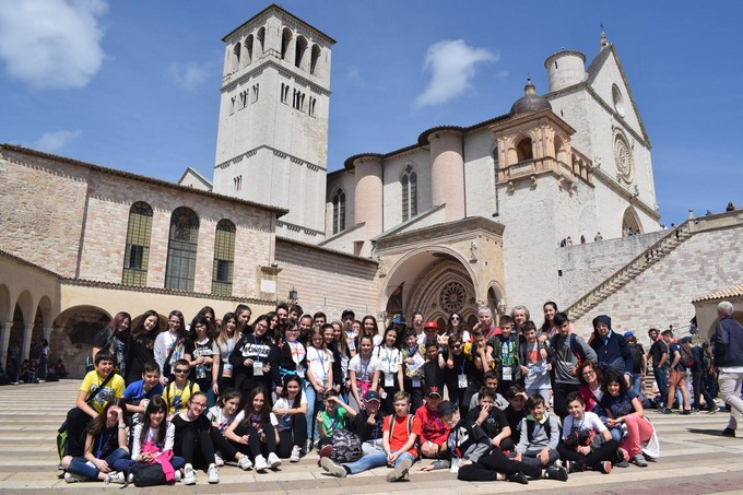 I duemila pellegrini bresciani di ritorno da Assisi ispirati da San Francesco