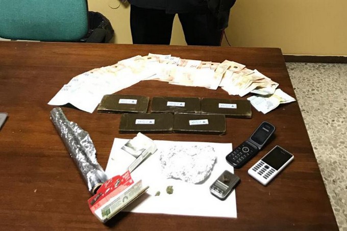 Rogno, droga nel garage pronta ad essere spacciata: arrestati tre giovani