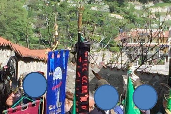 Bienno, vessillo con fascio littorio esposto a Pasquetta. Esposto dell’Anpi, il sindaco: ‘Solo un errore’