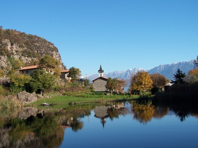 A Capo di Lago in bus navetta. Il servizio è attivo fino a settembre