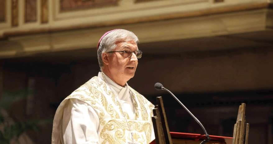 Il Vescovo assegna le parrocchie ai neo-sacerdoti come curati