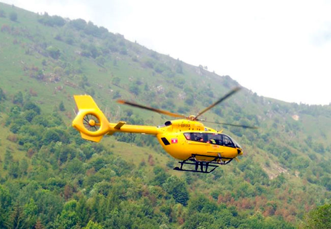 Montecampione, 80enne cade in una scarpata: recuperato con l’elicottero